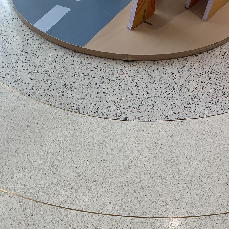 Piso de cozinha de terrazzo